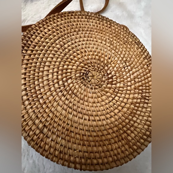 Rattan Woven Round Bag - Picture 4 of 13
